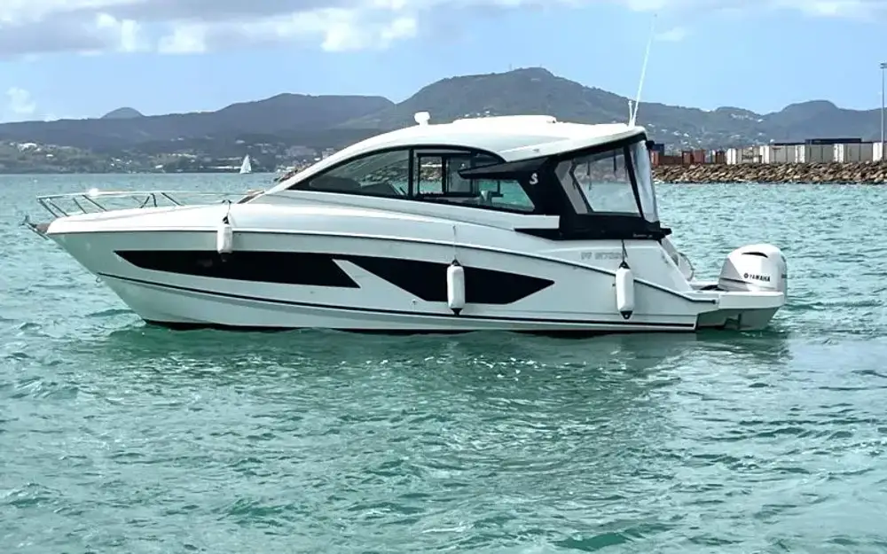 slider 0 Beneteau Gran Turismo 32