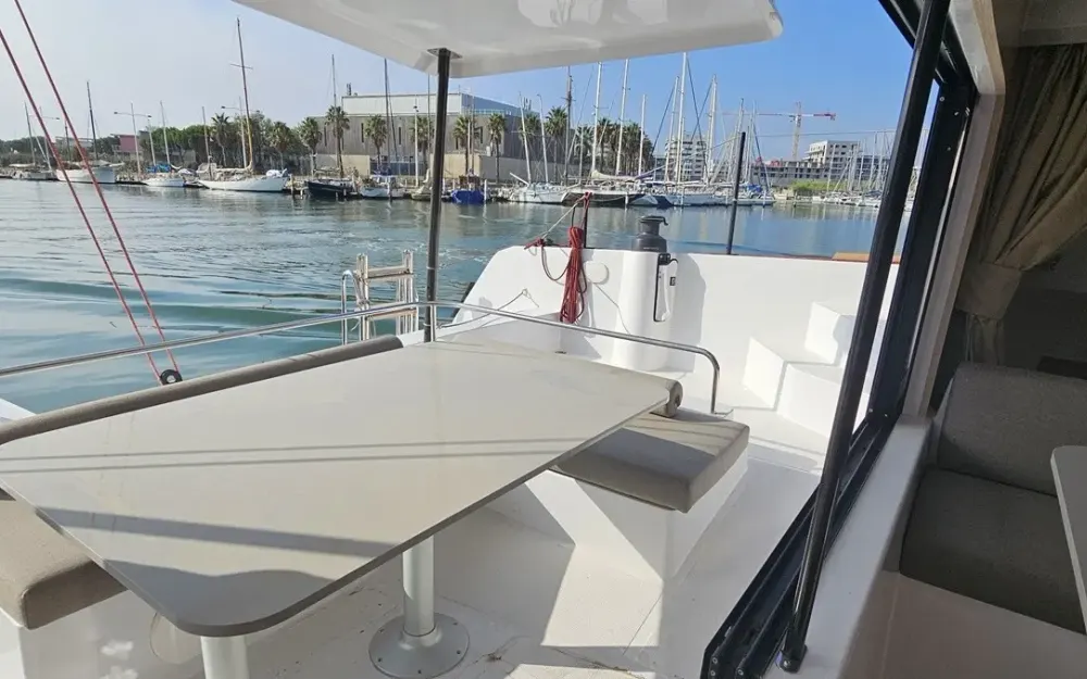 slider 10 Neel Trimarans 43 Performance