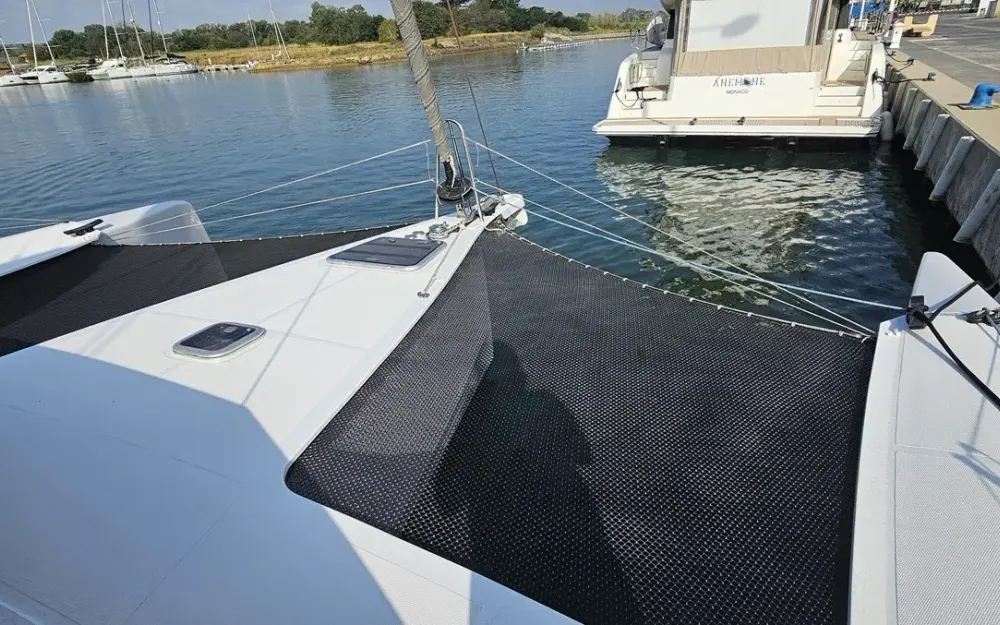 slider 11 Neel Trimarans 43 Performance