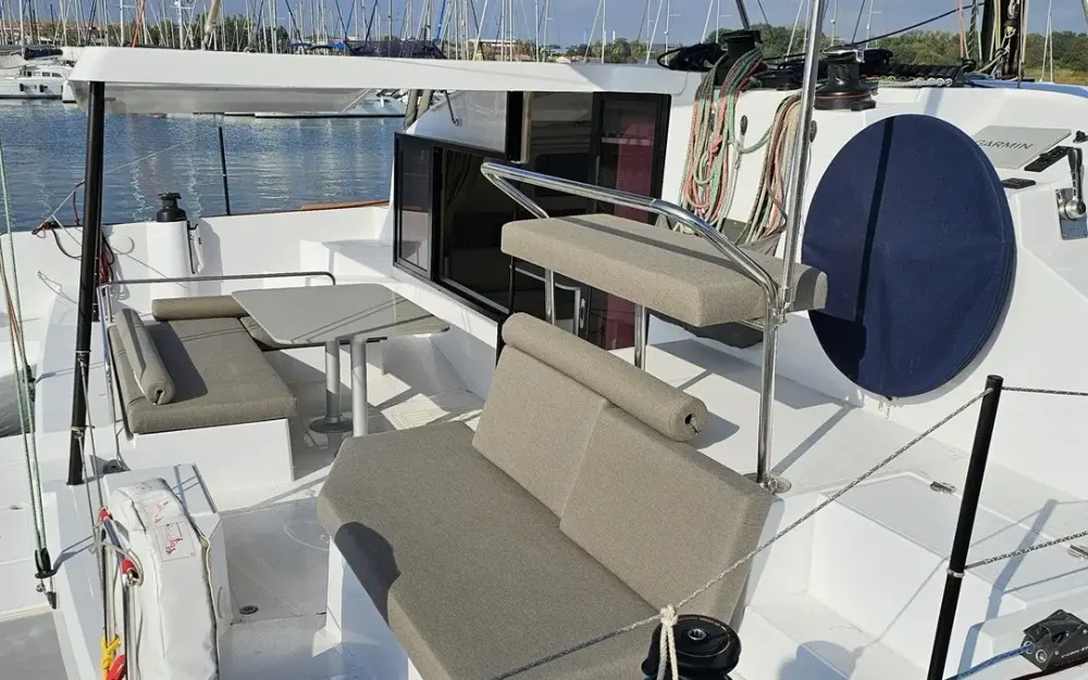 slider 7 Neel Trimarans 43 Performance