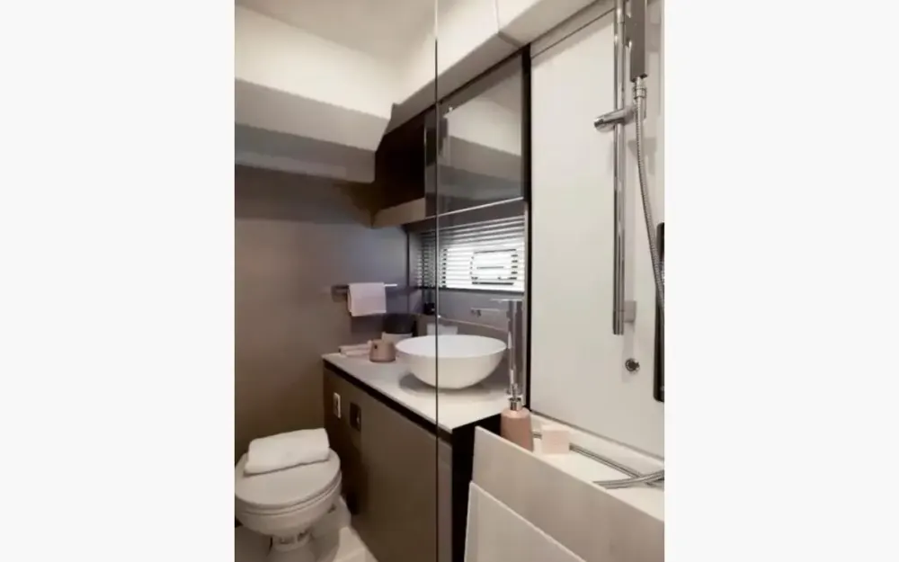 slider 8 Prestige Yachts Prestige 420 Fly