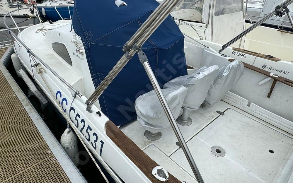 slider 9 Beneteau Flyer 750 WA