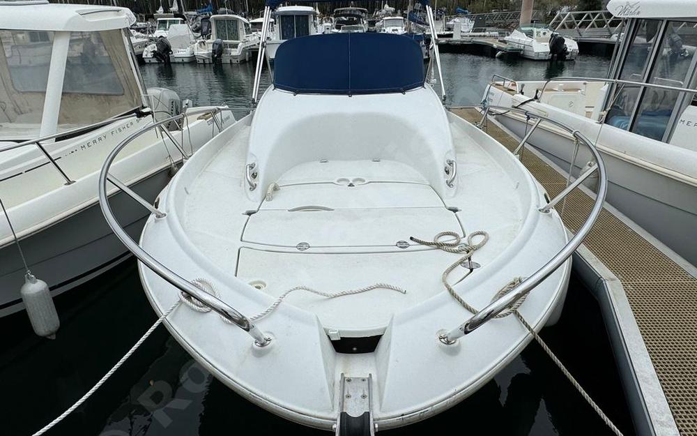 slider 1 Beneteau Flyer 750 WA