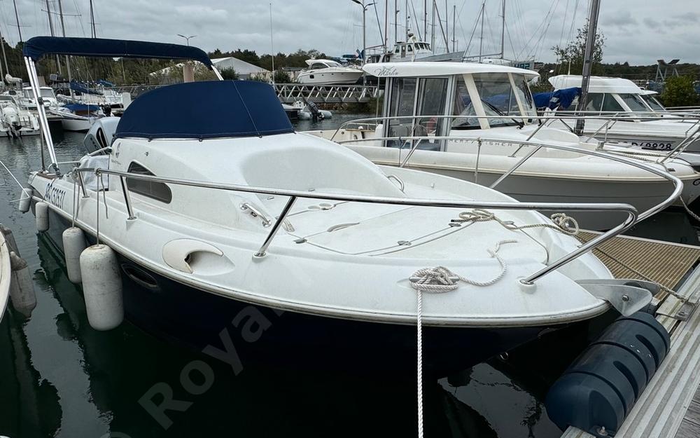 slider 2 Beneteau Flyer 750 WA