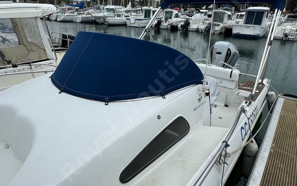 slider 5 Beneteau Flyer 750 WA