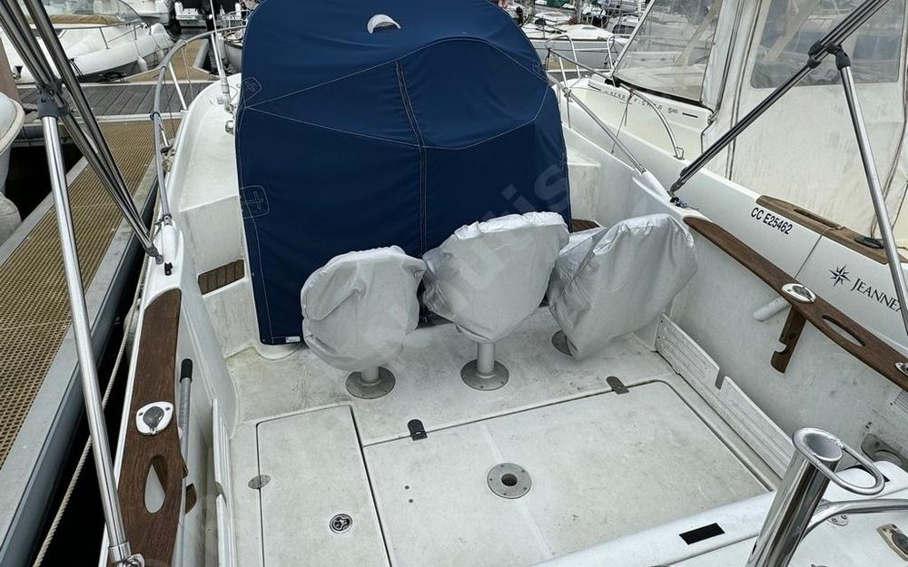 slider 8 Beneteau Flyer 750 WA