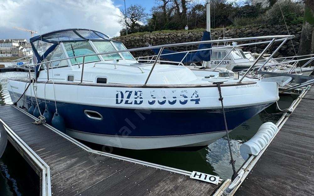 slider 4 Beneteau Ombrine 800