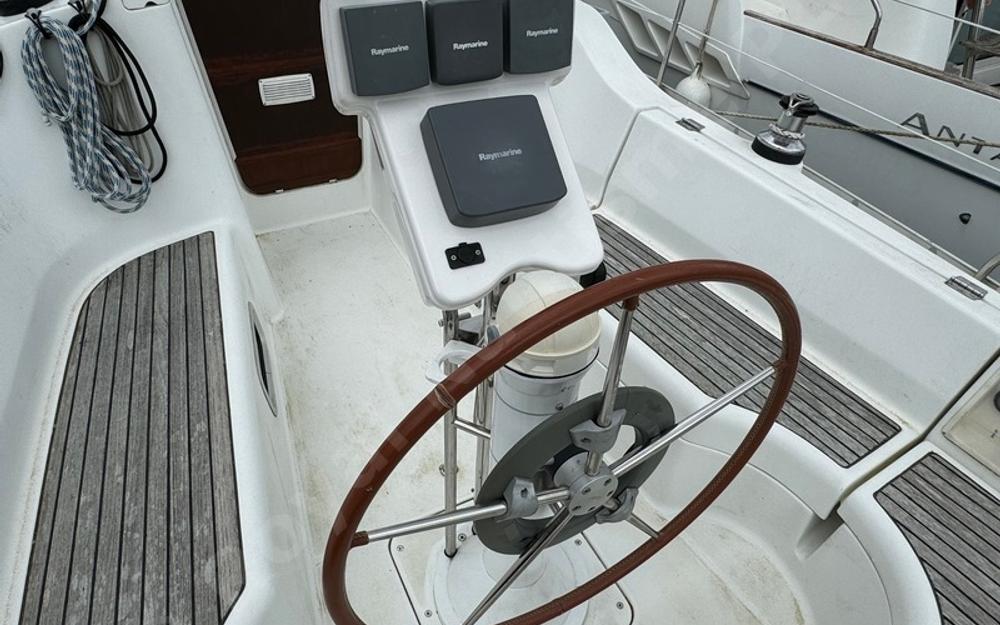 slider 8 Beneteau Oceanis 323 Clipper