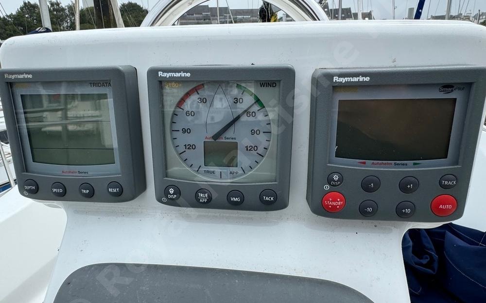 slider 8 Beneteau Oceanis 323 Clipper