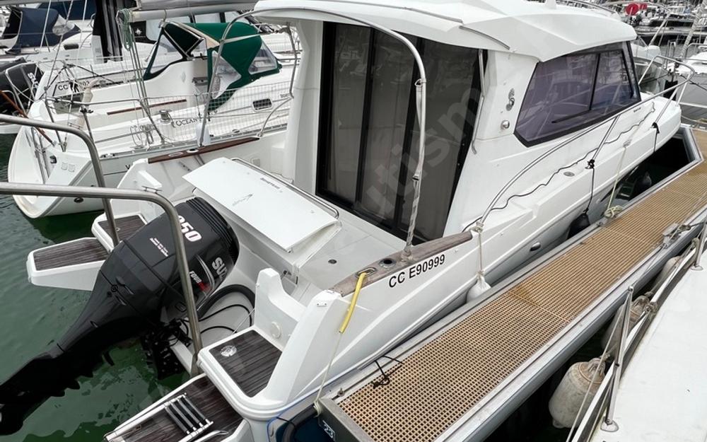 slider 1 Beneteau Antares 8.80