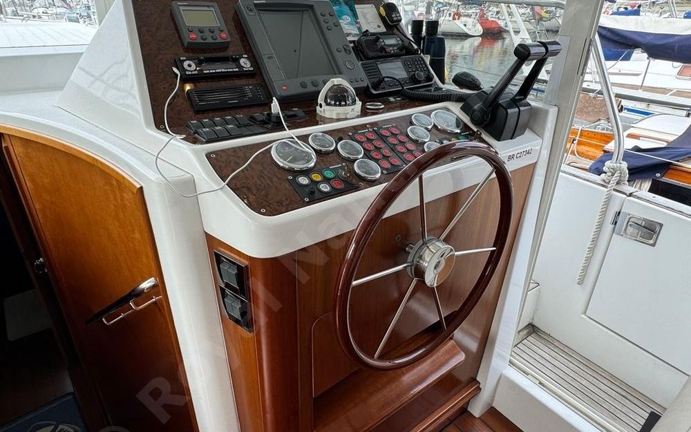 slider 12 Beneteau Swift Trawler 42