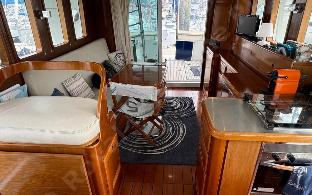 slider 14 Beneteau Swift Trawler 42