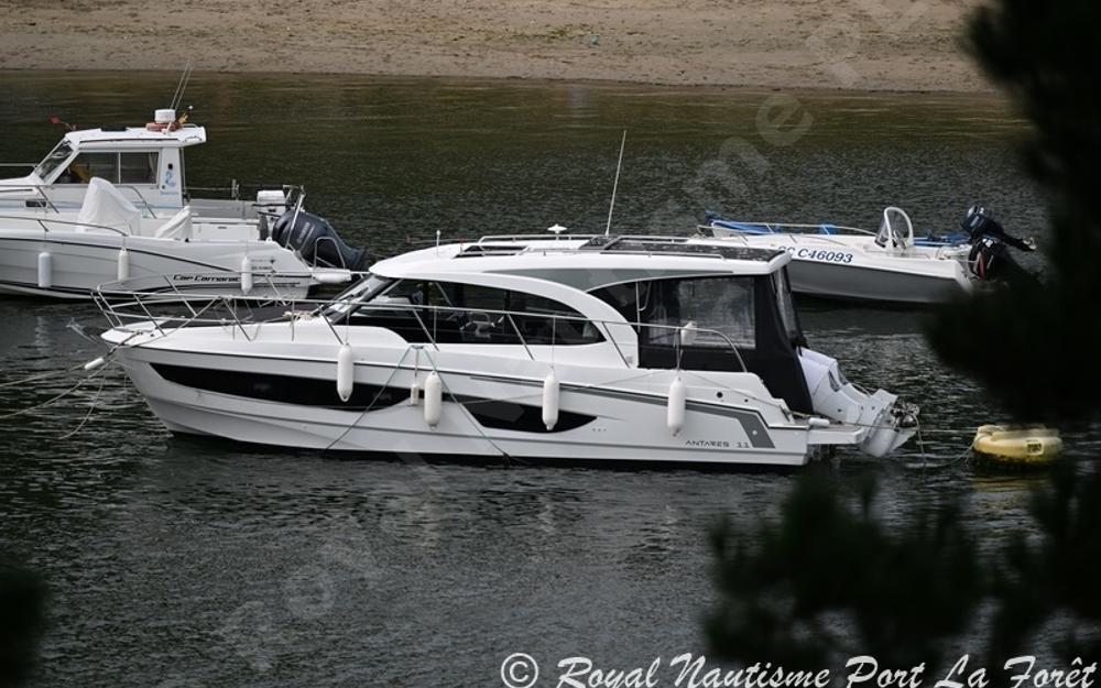 slider 0 Beneteau Antares 11 OB