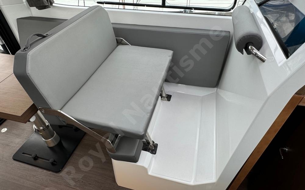 slider 12 Beneteau Antares 11 OB