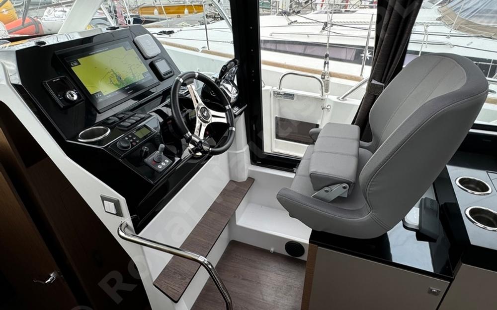 slider 14 Beneteau Antares 11 OB