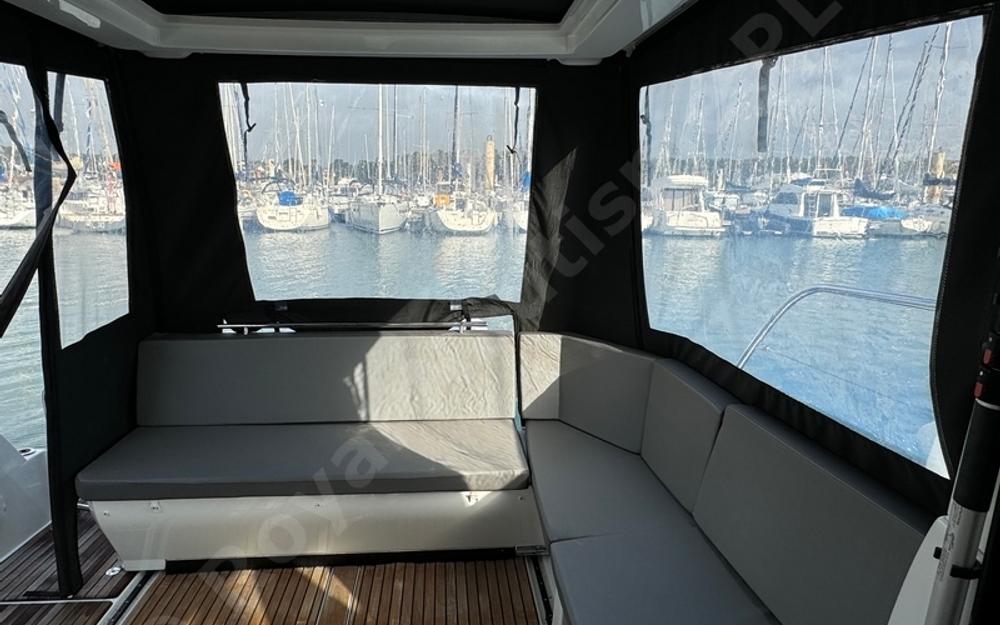 slider 7 Beneteau Antares 11 OB