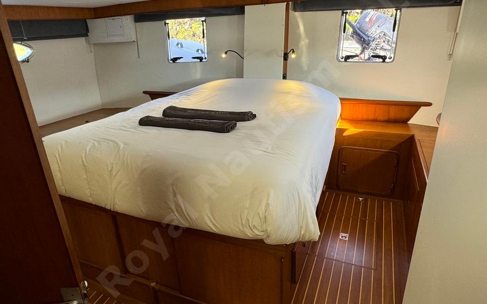 slider 17 Tania Yacht Tania 55