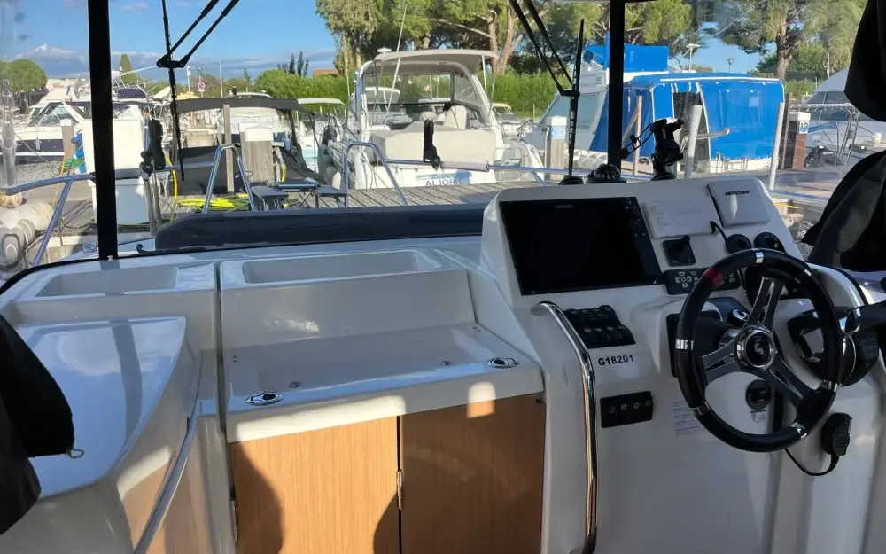 slider 3 Beneteau Barracuda 9