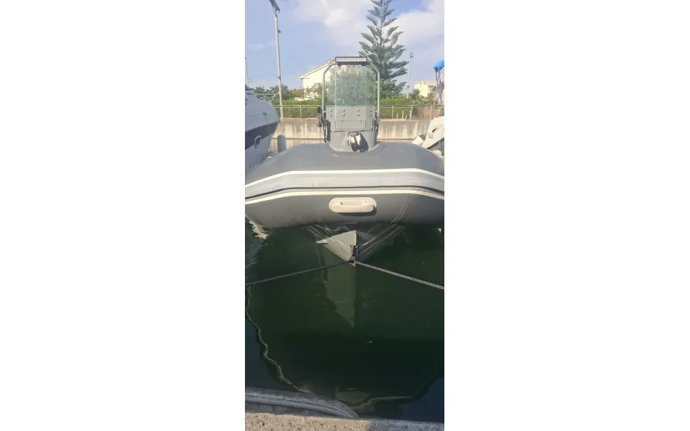 slider 11 3D Tender Stealth RIB 550