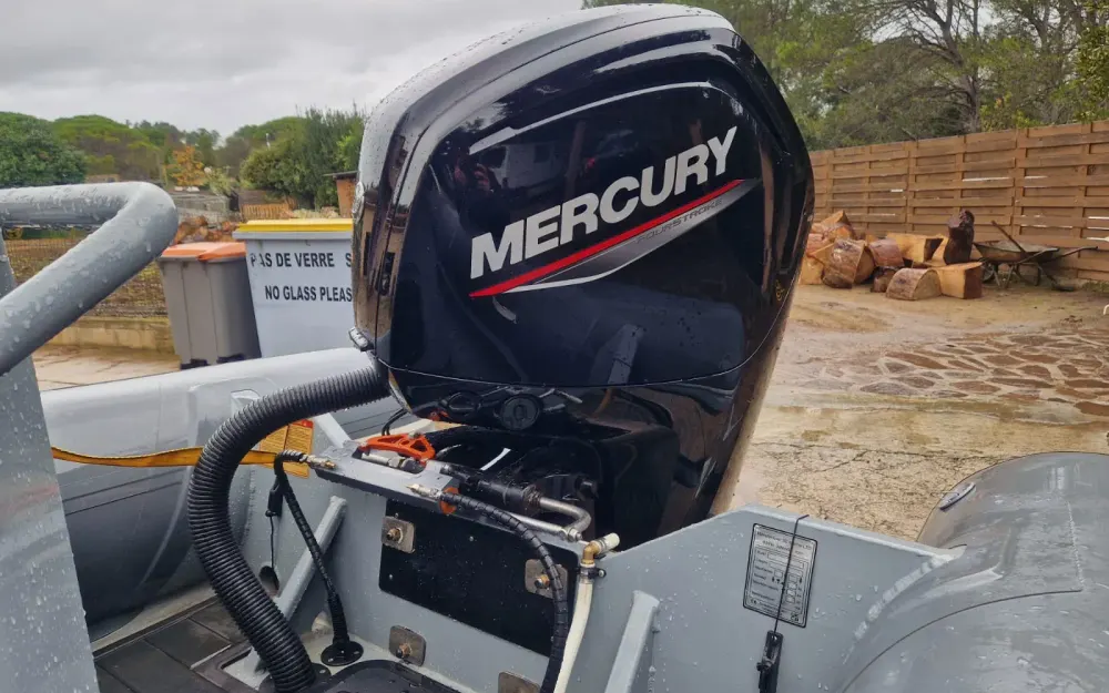 slider 20 3D Tender Stealth RIB 550
