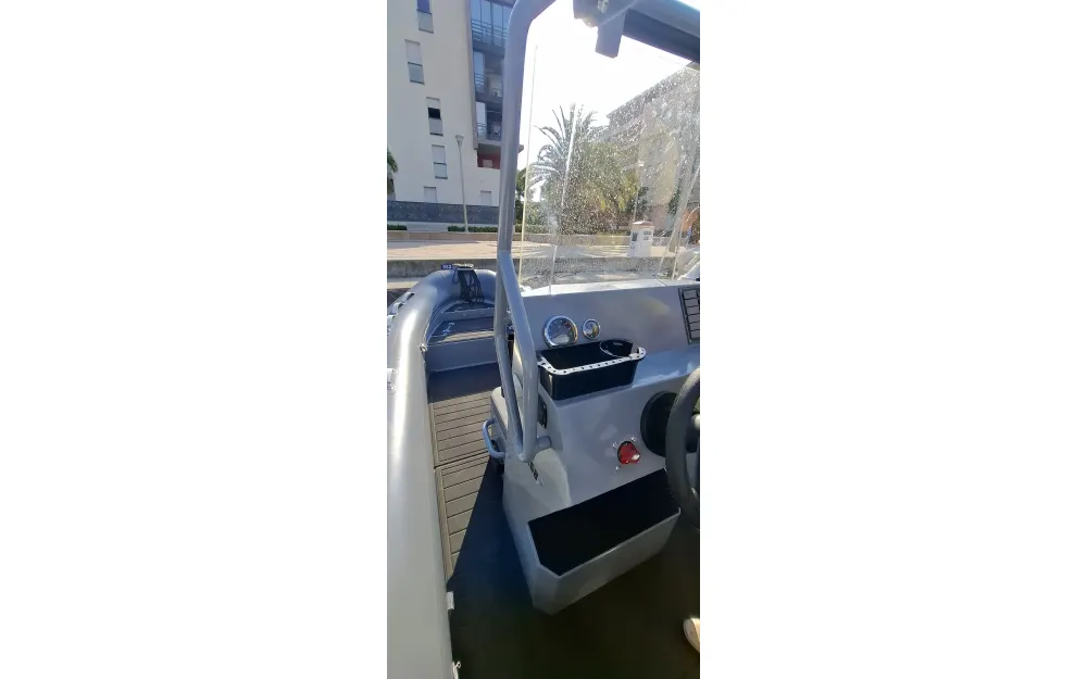 slider 5 3D Tender Stealth RIB 550