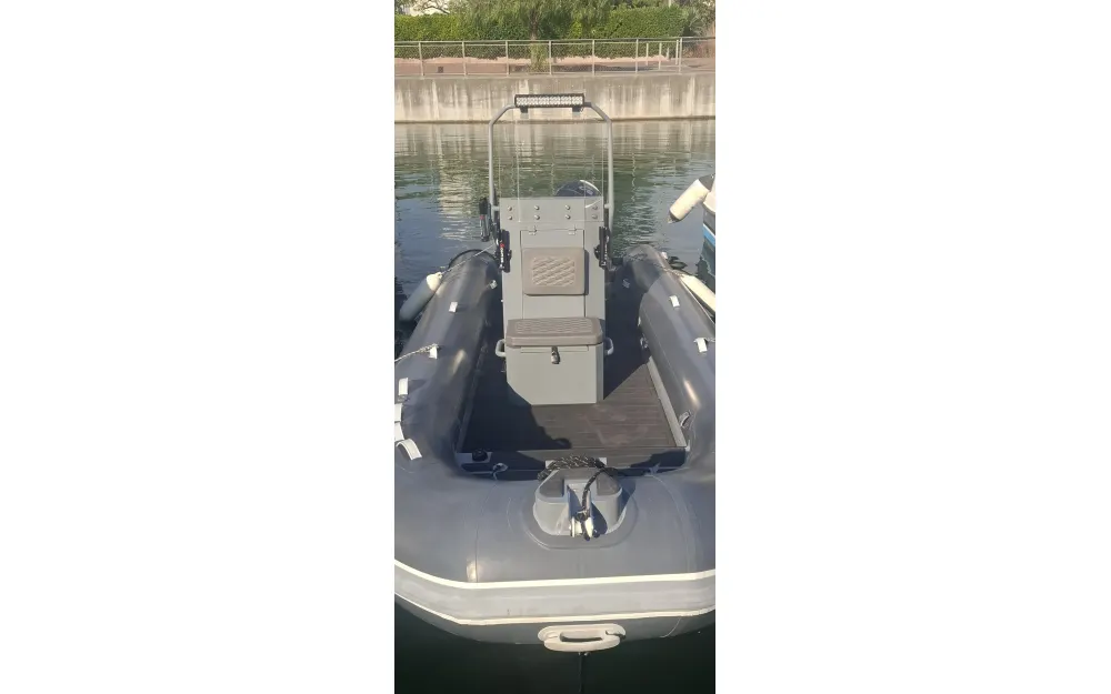 slider 8 3D Tender Stealth RIB 550