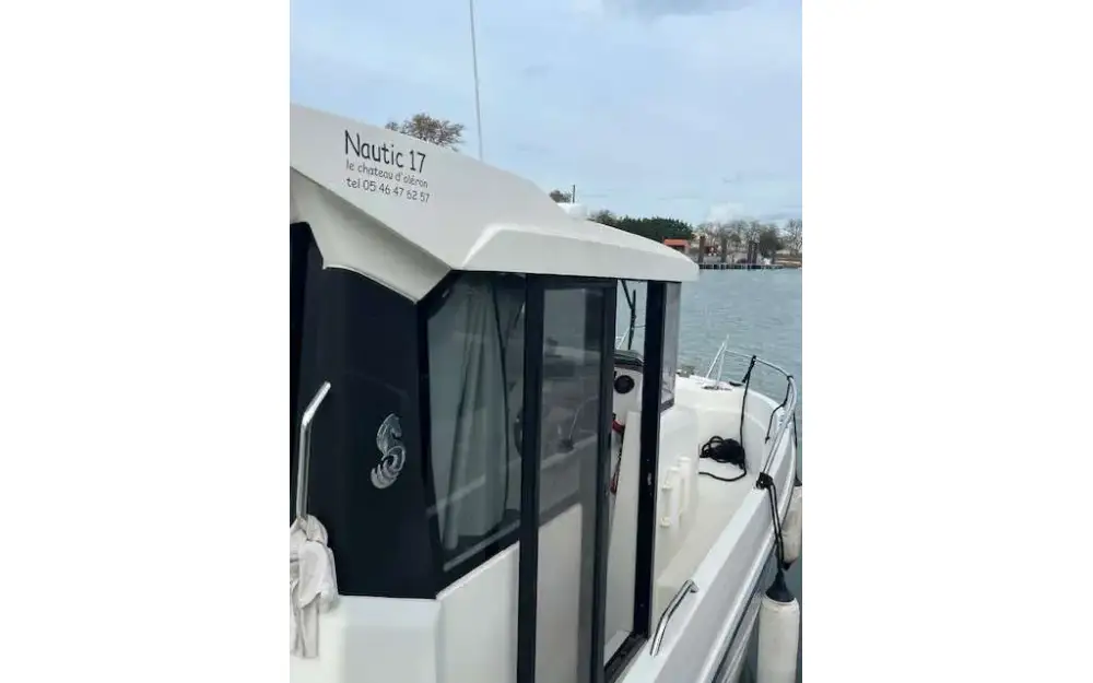 slider 10 Beneteau Barracuda 7