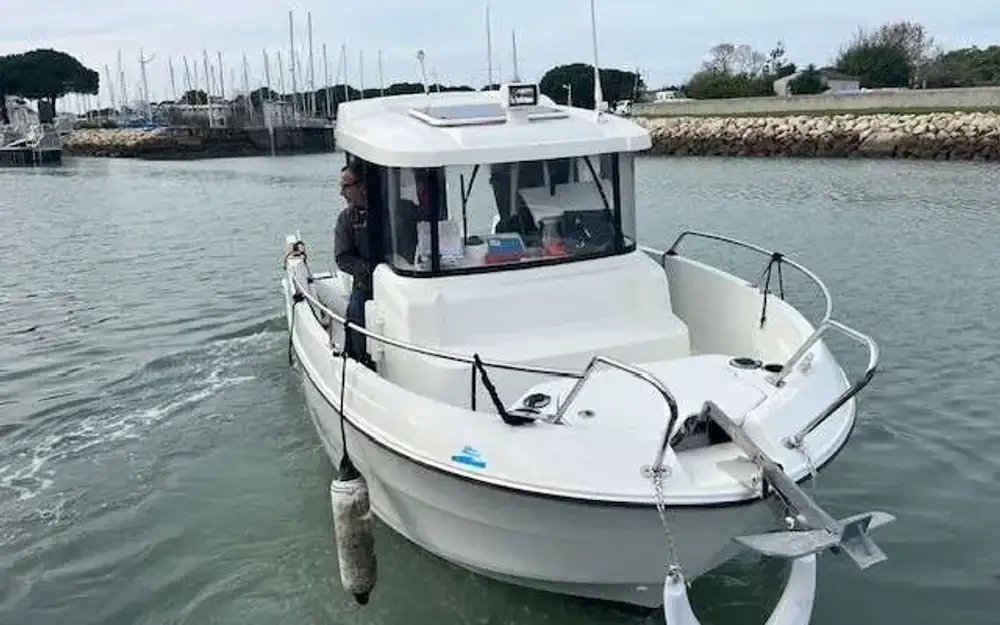 slider 12 Beneteau Barracuda 7