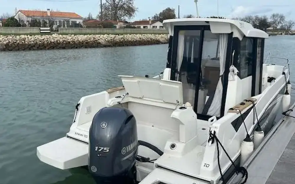 slider 1 Beneteau Barracuda 7