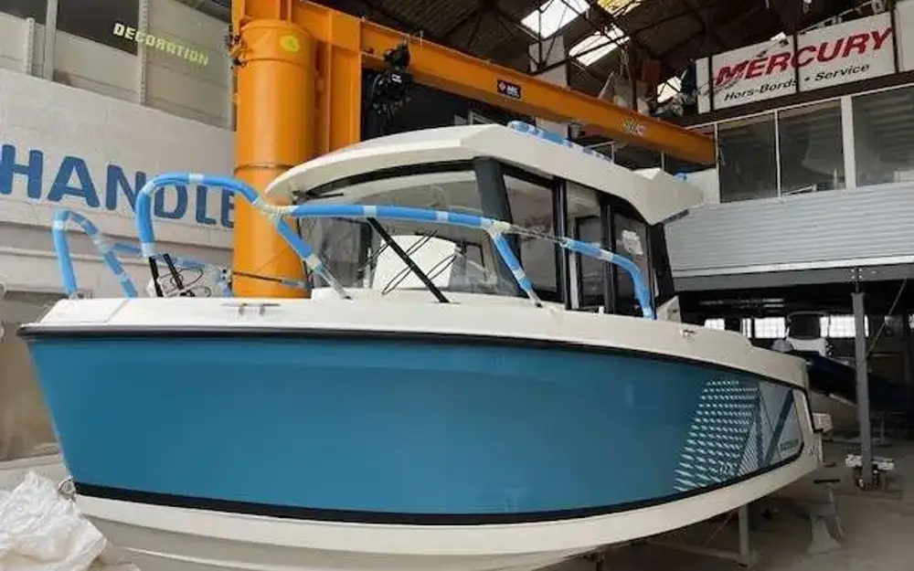 slider 0 Quicksilver Activ 705 Pilothouse