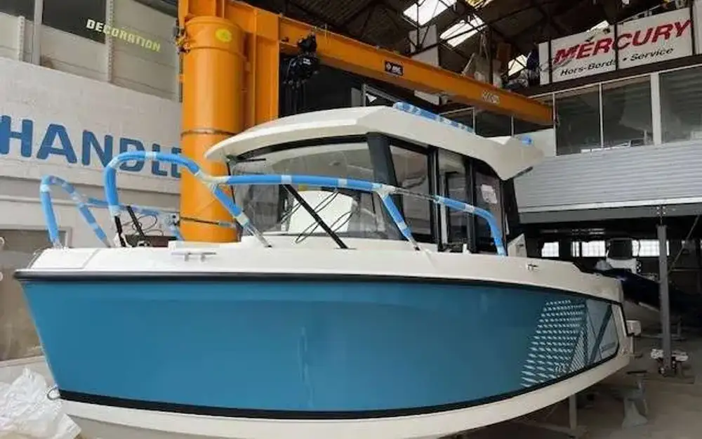 slider 1 Quicksilver Activ 705 Pilothouse