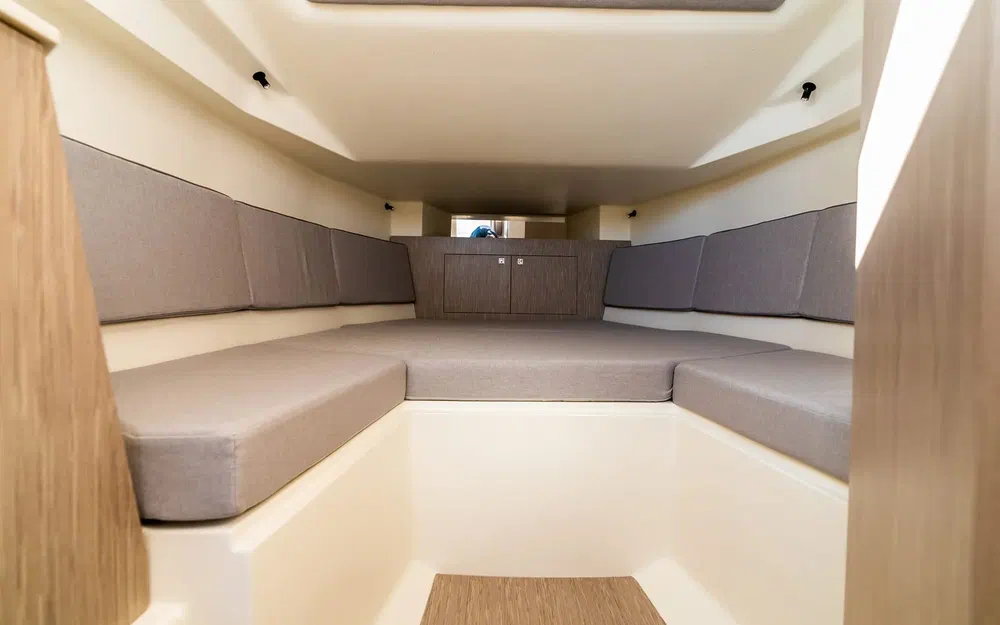 slider 11 Capelli Tempest 1000