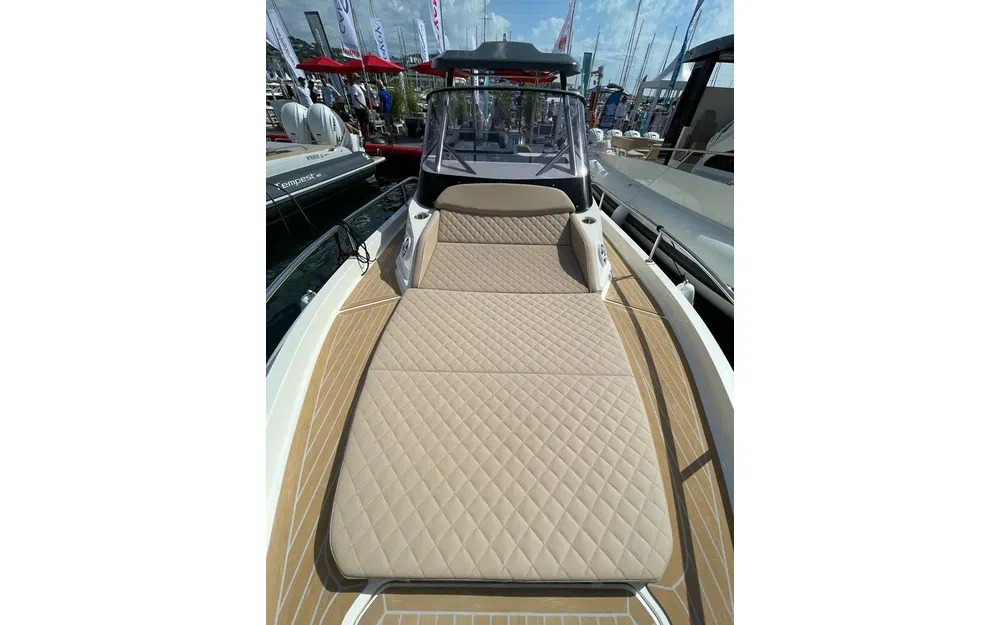 slider 4 Capelli Tempest 1000