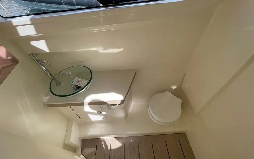 slider 6 Capelli Tempest 1000