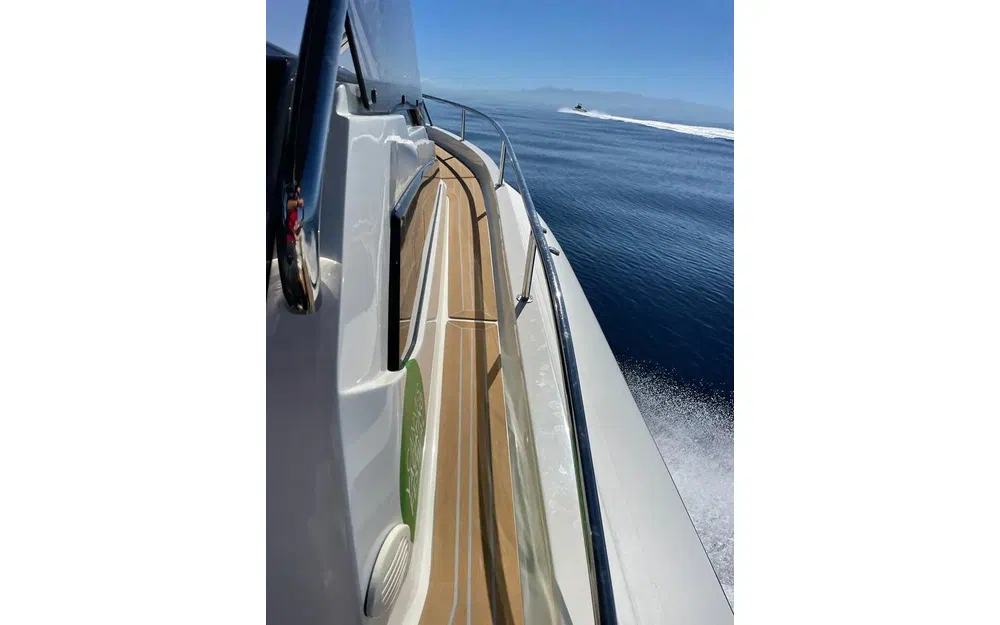 slider 7 Capelli Tempest 1000