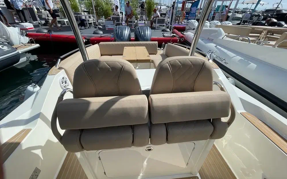 slider 9 Capelli Tempest 1000