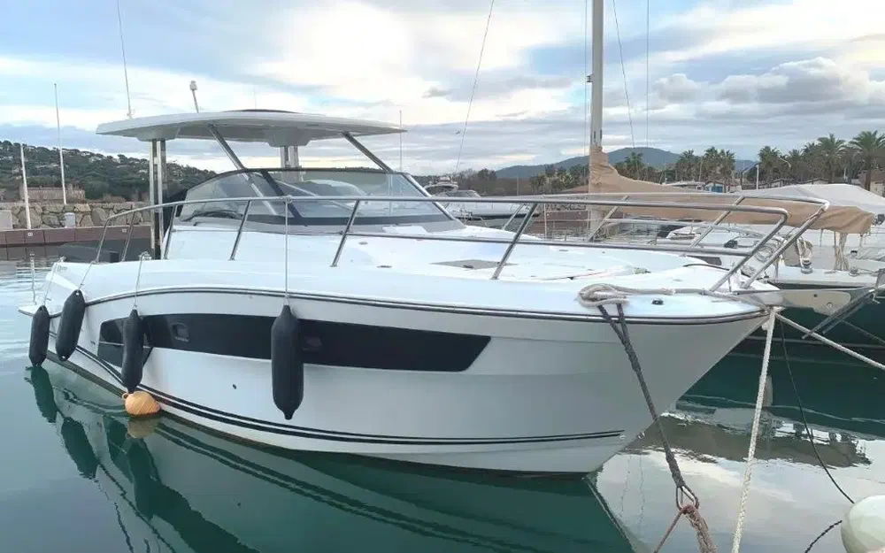 slider 1 Jeanneau Cap Camarat 10.5 WACap Camarat 10.5 Wa Serie 2