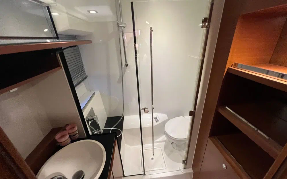 slider 10 Prestige Yachts 420 Fly