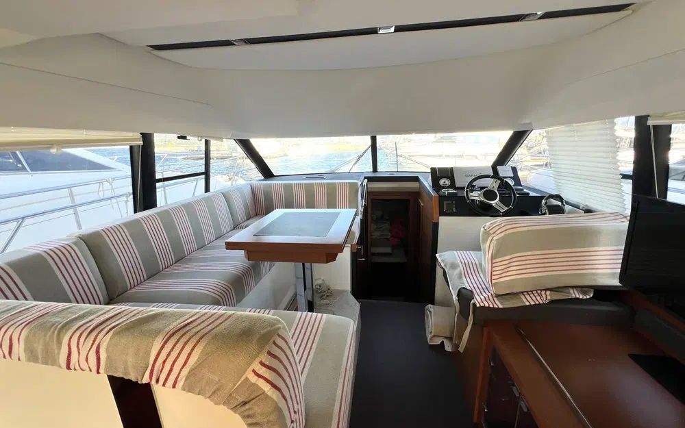 slider 5 Prestige Yachts 420 Fly