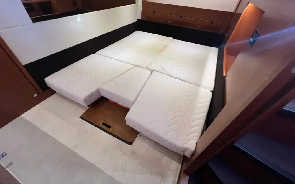 slider 8 Jeanneau Prestige 420 Fly