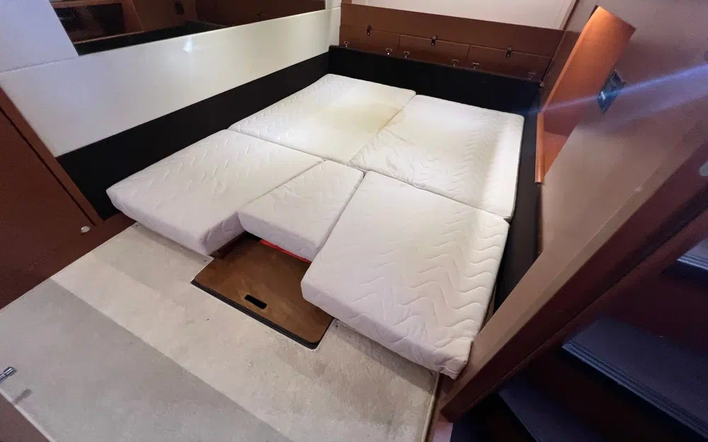 slider 9 Prestige Yachts 420 Fly
