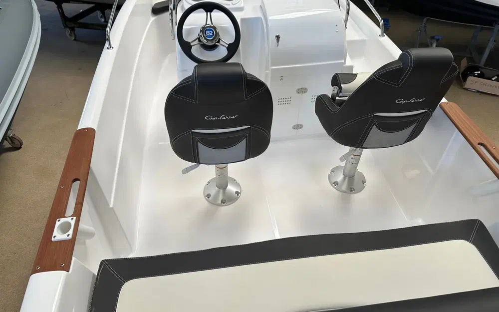 slider 3 B2 Marine Cap Ferret 522