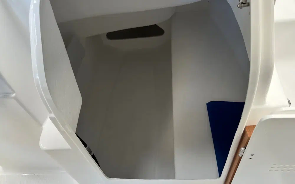 slider 4 B2 Marine Cap Ferret 522