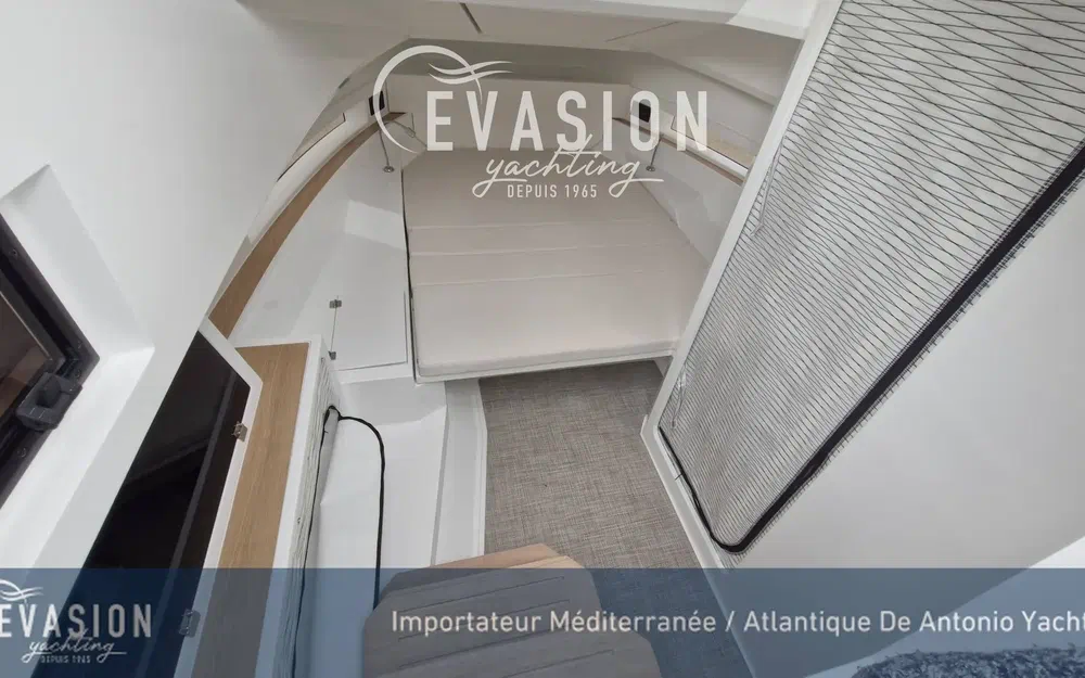 slider 19 De Antonio Yachts D32 Open