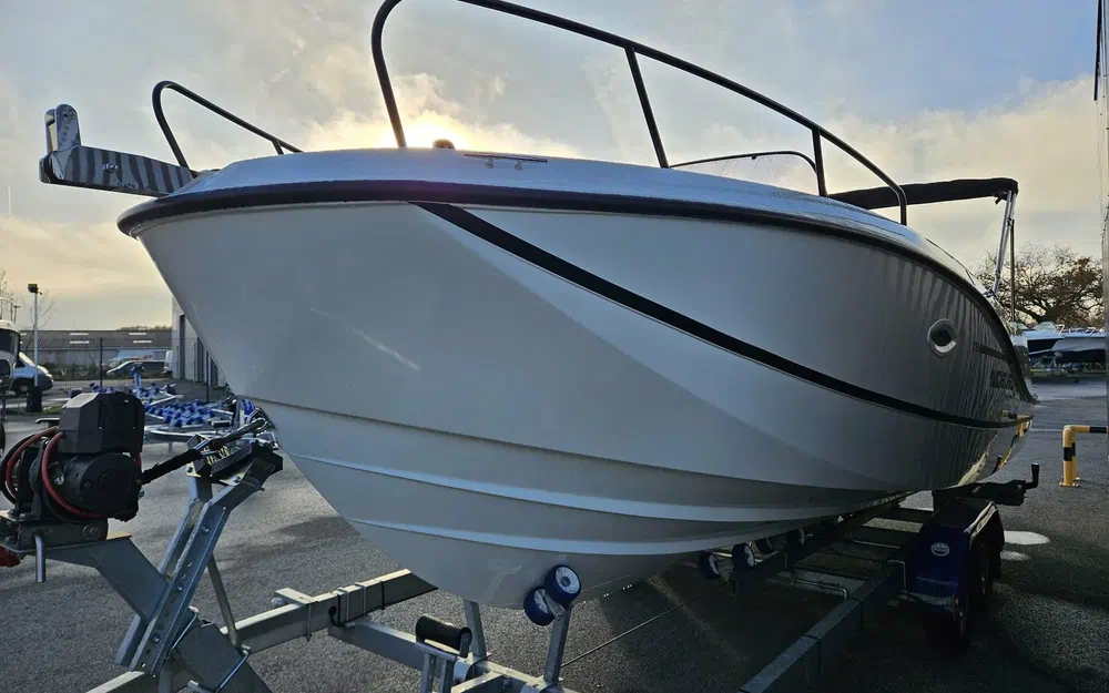 slider 20 Quicksilver Activ 755 Sundeck