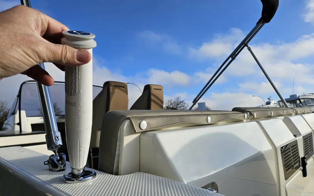 slider 23 Quicksilver Activ 755 Sundeck