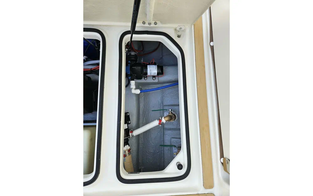 slider 31 Quicksilver Activ 755 Sundeck