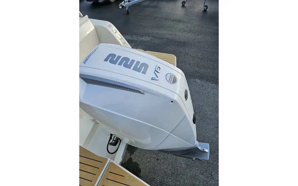 slider 32 Quicksilver Activ 755 Sundeck