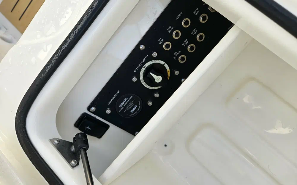 slider 33 Quicksilver Activ 755 Sundeck