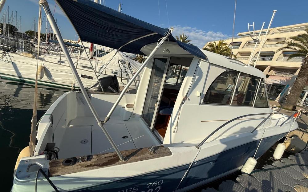 slider 4 Beneteau Antares 760